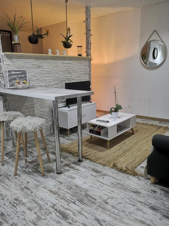Studio Zen Et Cosy, Neuf En Pleine Ville Saint-Claude Kültér fotó