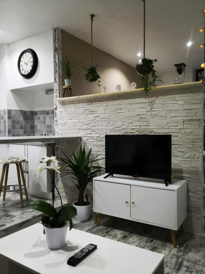Studio Zen Et Cosy, Neuf En Pleine Ville Saint-Claude Kültér fotó